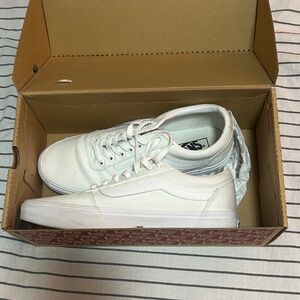 Vans All-White Low-Top Sneakers size 9.5